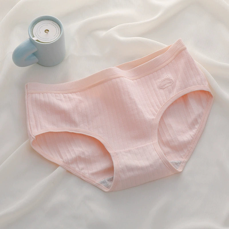 4-Pack Women’s Cotton Briefs — Soft, Breathable, No-Shrink Everyday Comfort